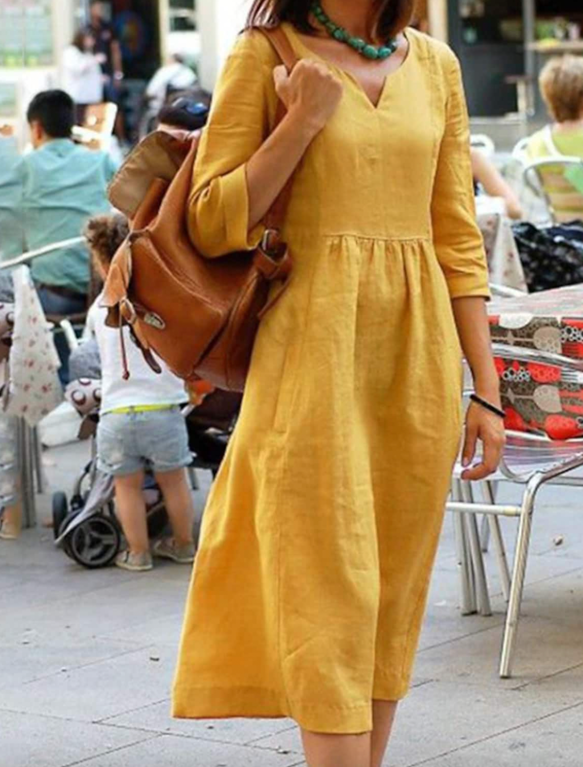 Damenkleid mit 3/4-Ärmeln, schmeichelhafte Passform, natürlicher Stoff, vielseitig in verschiedenen Farben erhältlich