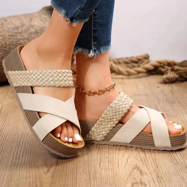 Bequeme & rutschfeste Damen Sandalen – zeitloses Design, hochwertiger Gummi, für den Alltag 2