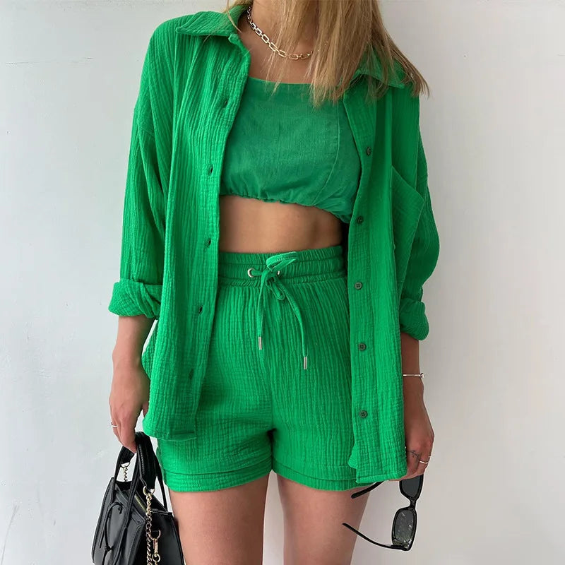 Zweiteiliger Modeanzug für Frauen mit Falten-Revers-Hemd und hoch taillierten Shorts, stilvoll und bequem für jeden Anlass-4