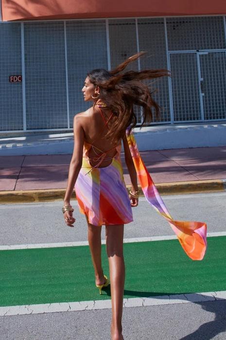 Seiden-Mini-Kleid Damen im Tropischen Sonnenuntergangsdesign – Leichte Sommerkleider für Strand und Abendveranstaltungen