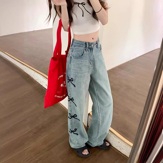 Lockere Damenjeans Aus Denim Mit Schleifdetails Für Einen Lässigen Look