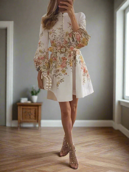 Trendy Damen-Minikleid Mit Druck Und Eleganten Knopfdetails Für Freizeit Und Festliche Anlässe