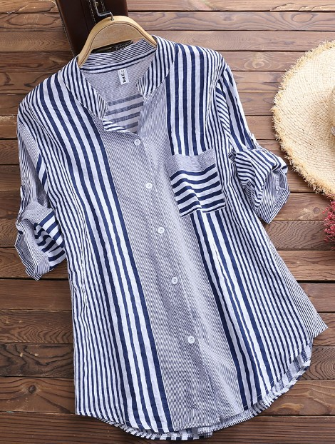 Gestreifte Damenbluse Mit Kurzen Ärmeln Und Taschen Für Den Sommer