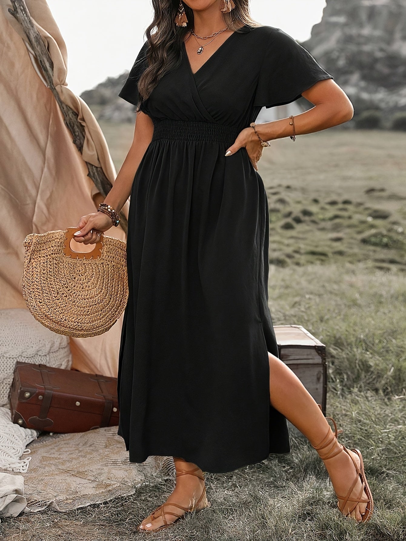 Elegantes Damenkleid Mit Breiten Ärmeln Und Stilvollem Ausschnitt Für Festliche Anlässe Und Freizeit