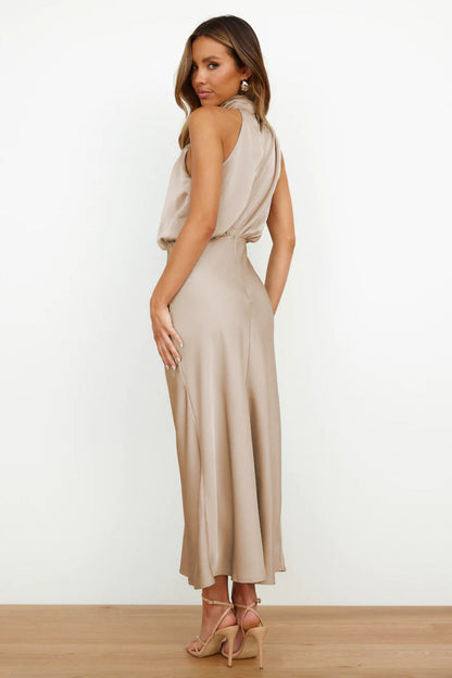 Langes Satin Halterneck Abendkleid Für Hochzeiten Und Elegante Anlässe