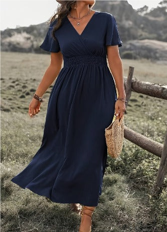 Elegantes Damenkleid Mit Breiten Ärmeln Und Stilvollem Ausschnitt Für Festliche Anlässe Und Freizeit