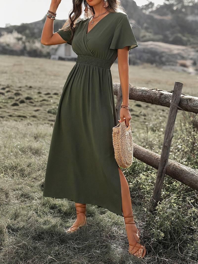 Elegantes Damenkleid Mit Breiten Ärmeln Und Stilvollem Ausschnitt Für Festliche Anlässe Und Freizeit