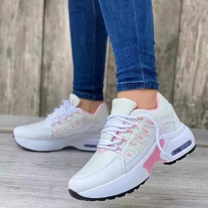 Women’s Lightweight Supportive Trainers Designed for Everyday Comfort