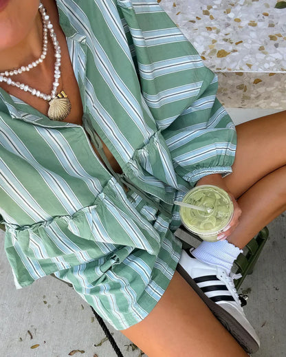 Weiches Atmungsaktives Sommeroutfit Damen Mit Elegantem Oberteil Und Shorts-2