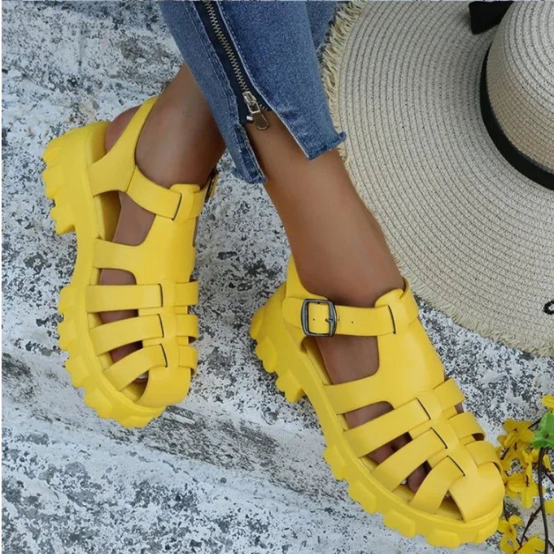 Bequeme Damen-Sandalen mit geschlossener Zehe – robuste Plateausohle, wasserabweisend, für den Sommer 1