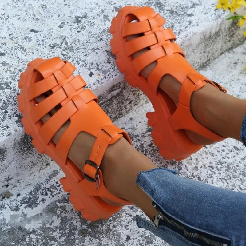 Bequeme Damen-Sandalen mit geschlossener Zehe – robuste Plateausohle, wasserabweisend, für den Sommer 3