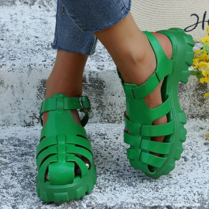 Bequeme Damen-Sandalen mit geschlossener Zehe – robuste Plateausohle, wasserabweisend, für den Sommer 4