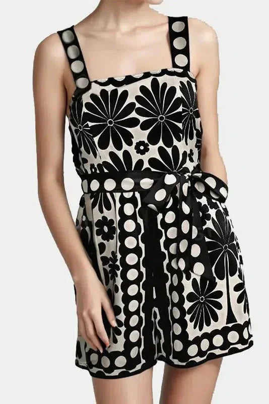 Vintage Blumenkleid Polka Dot Strampler mit Quadratausschnitt und Schrägen Taschen für Damen 3