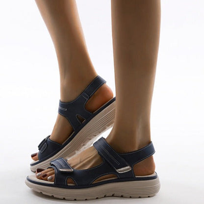 Women’s Everyday Sandals with Adjustable Straps and Balanced Design
