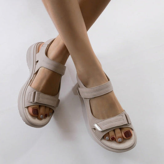 Women’s Everyday Sandals with Adjustable Straps and Balanced Design