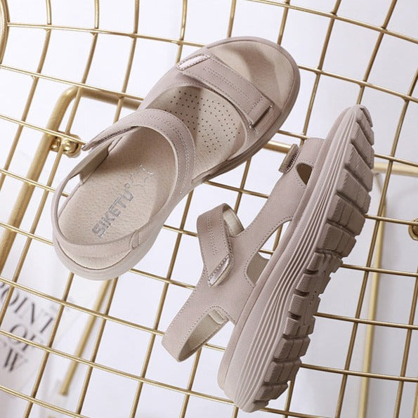 Women’s Everyday Sandals with Adjustable Straps and Balanced Design