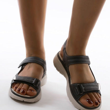 Women’s Everyday Sandals with Adjustable Straps and Balanced Design
