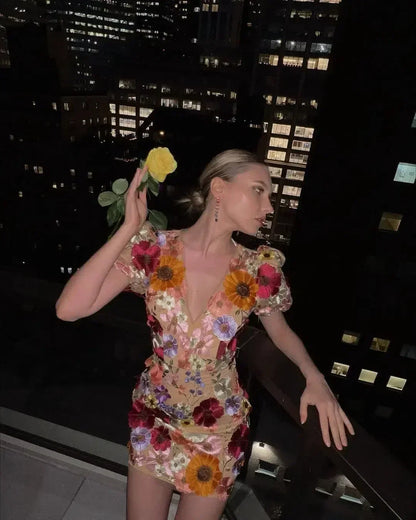 Blumen-Mini-Kleid für Damen mit tiefem V-Ausschnitt und Puffärmel, perfektes Kleid für Hochzeitsgast in Multi-Color