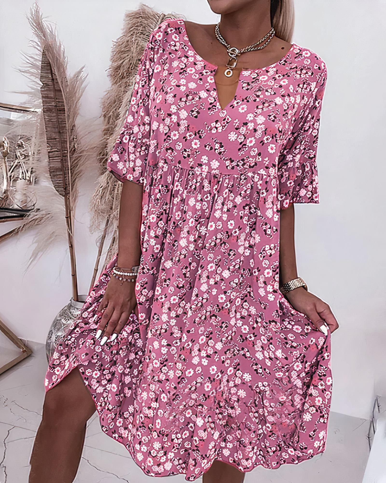 Luftiges Damen Kleid – knielang, floral, für Sommerpartys und Gartenfeiern 0