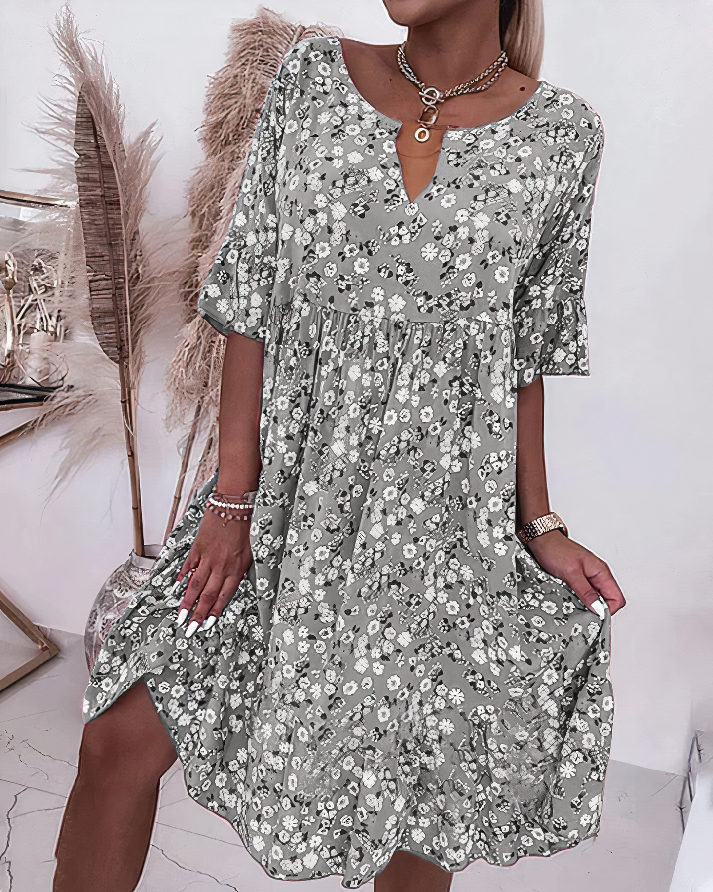 Luftiges Damen Kleid – knielang, floral, für Sommerpartys und Gartenfeiern 1