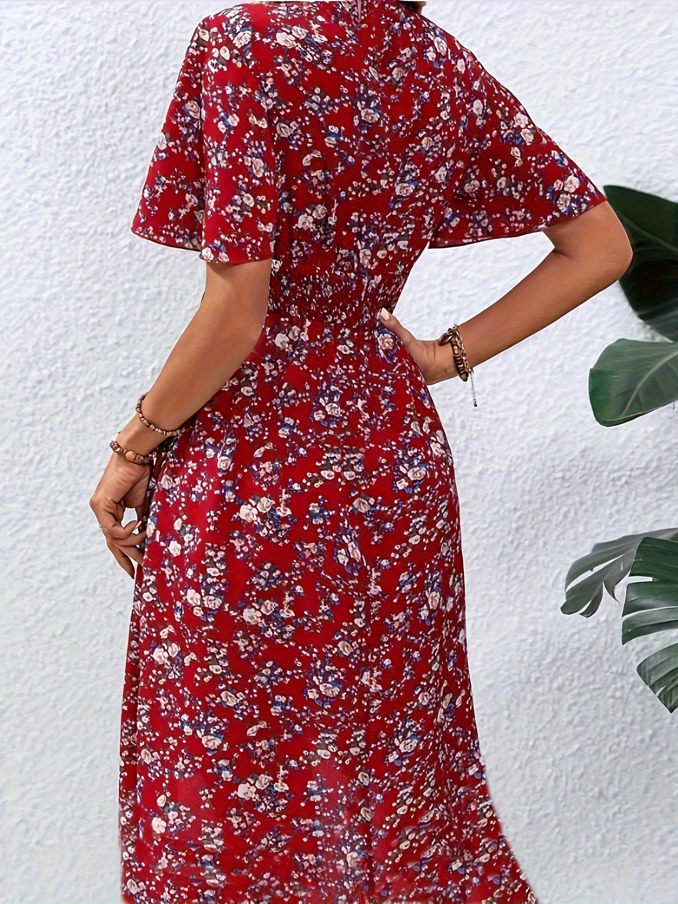 Feminines Boho-Damenkleid Mit V-Ausschnitt, Flatterärmeln, Leicht Und Atmungsaktiv, Ideal Für Den Sommer