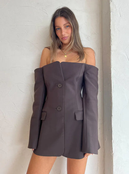Maßgeschneiderter Schulterblazer Mit Integriertem Korsett Für Formelle Und Festliche Anlässe