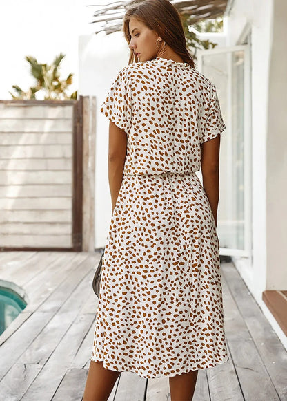 Elegantes Knielanges Damenkleid Mit Schmeichelhaftem Schnitt Für Hochzeitsgäste - Festliche Kleider Damen