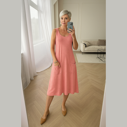 Ein luftiges Damen-Sommerkleid, perfekt für den Sommer