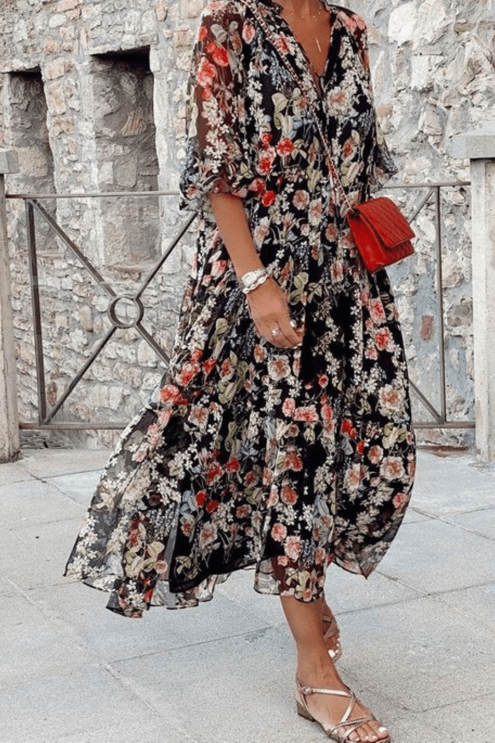 Komfortables Damenkleid mit V-Ausschnitt und Blumenmuster – Hochwertiger Stoff, Normale Passform, Vielseitiger Stil für Frühling und Sommer