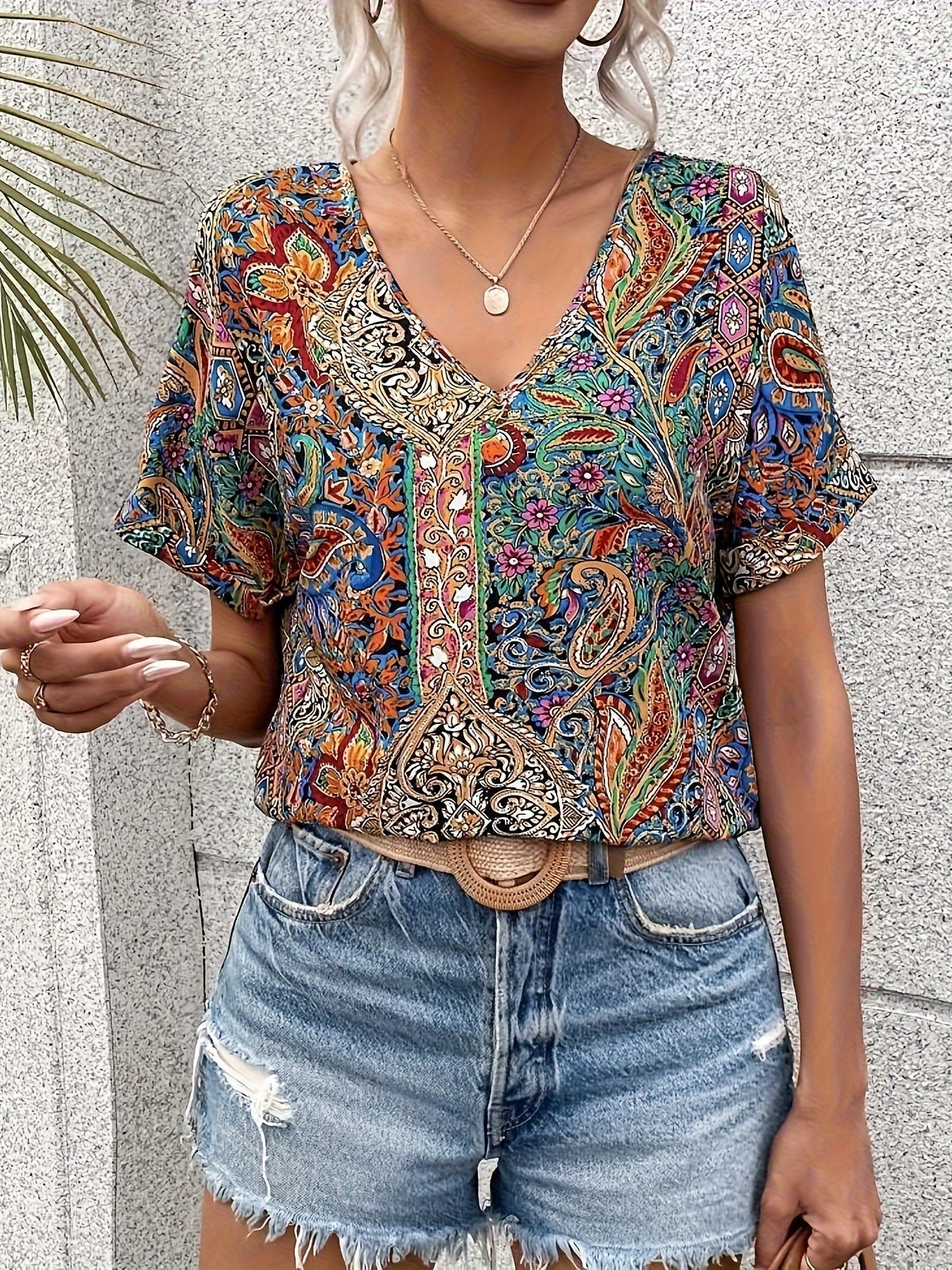Blumenbluse für Frauen - Weiches, Vielseitiges Sommertop mit Schmeichelhafter Passform für Lässige oder Elegante Anlässe-3